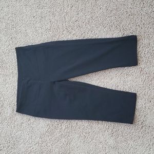 Athleta Knicker Legging